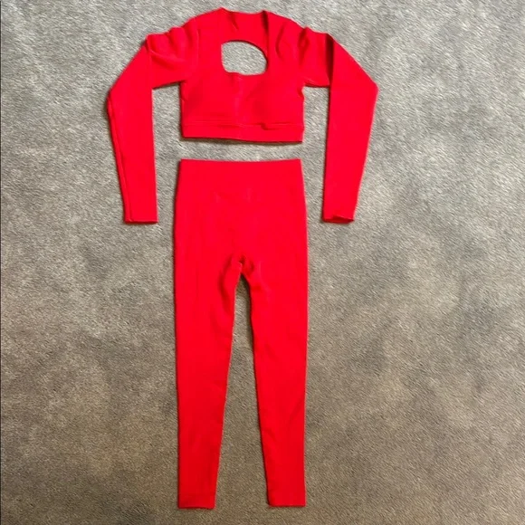 NWOT Red Long Sleeve Crop Top and Leggings Set - Picture 1 of 4
